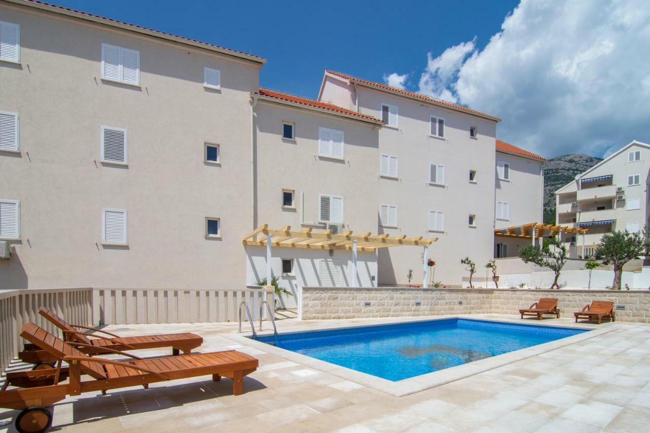 Apartments Sara 4 Bol Exterior photo
